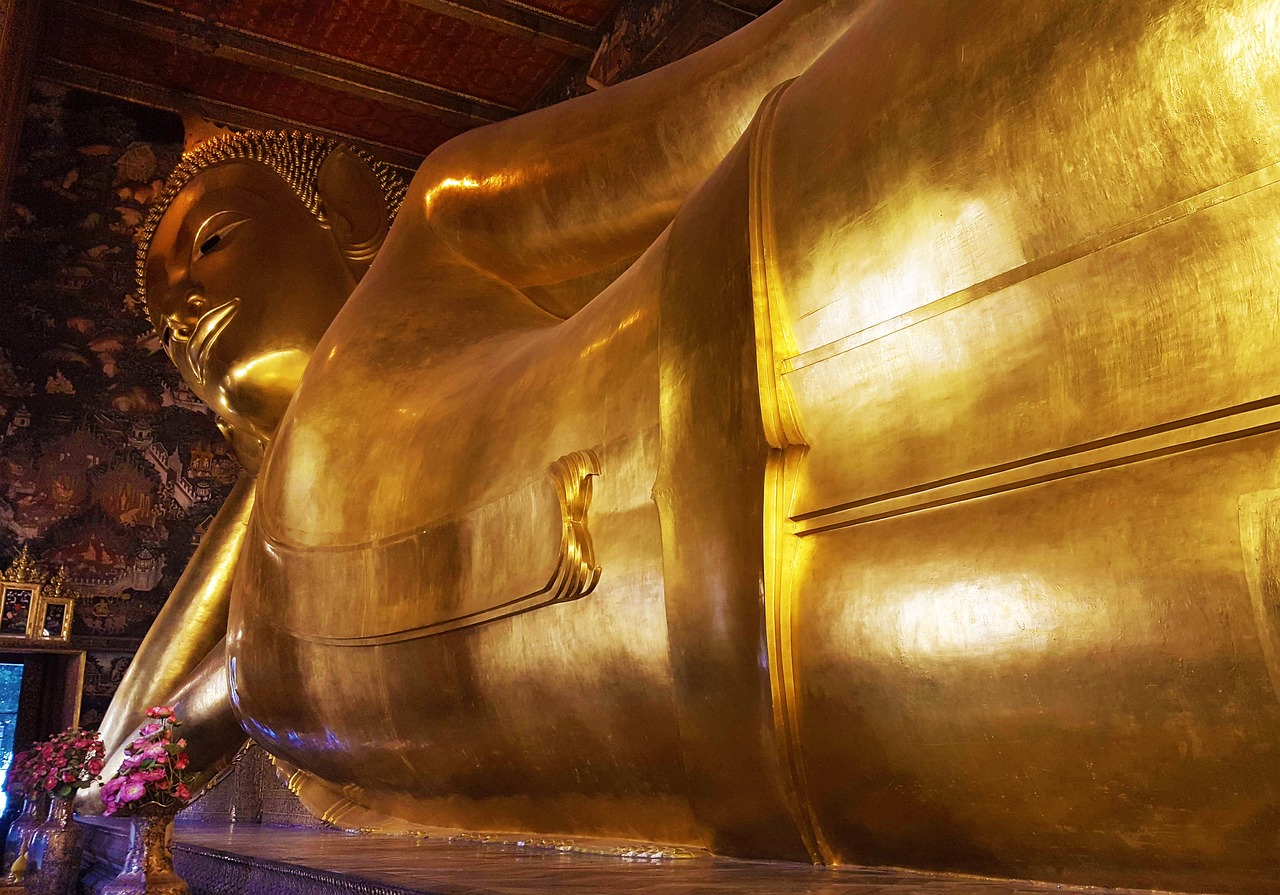 Statue of Reclining Buddha at Wat Pho