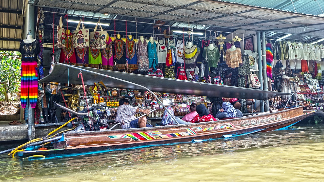 Damneon Saduak Floating Market Bangkok